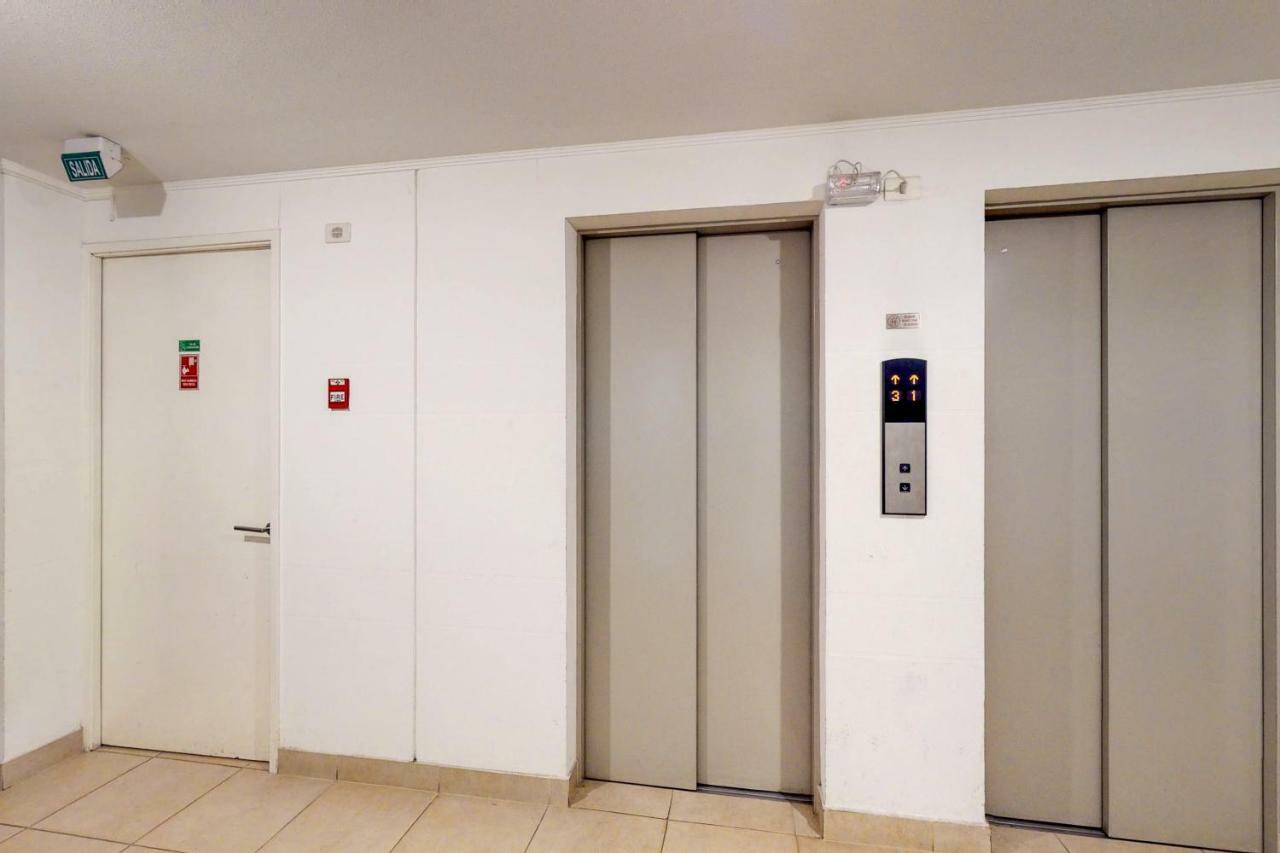 Depto En Av Presidente Kennedy 2D2B Las Condes * Santiago